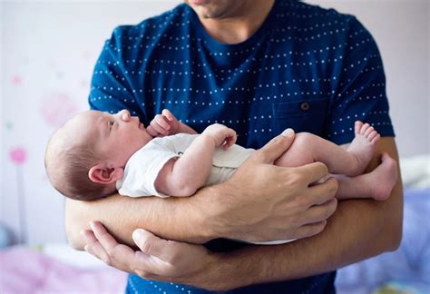 How To Hold A Baby With One Arm at Leona Freedman blog